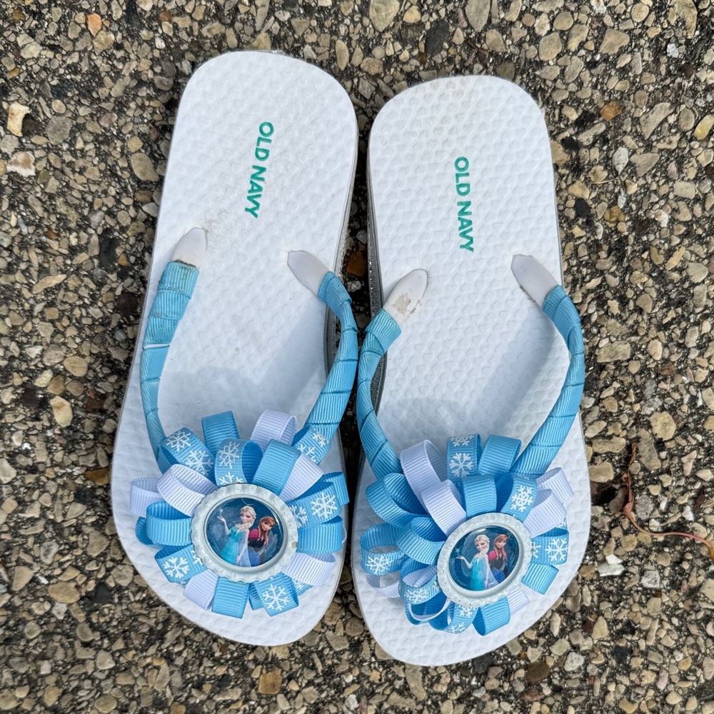 Handmade Girls size 12/13 White and Blue Elsa Frozen Flip Flops (Old Navy)